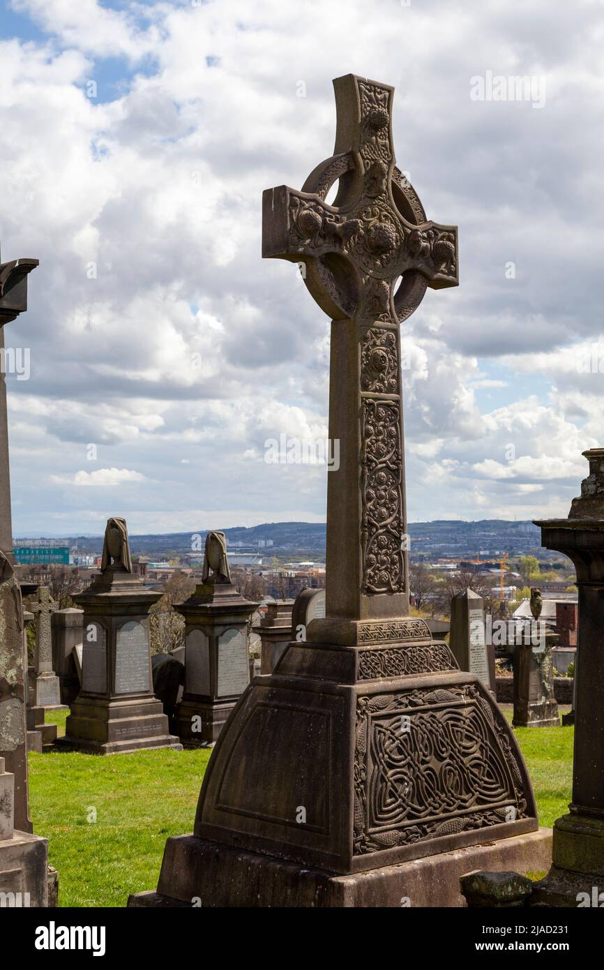 Glasgow Necropolis: Victorian ‘city of the dead’, near to Glasgow Cathedral, featuring memorials to John Knox and other prominent Scots Stock Photo