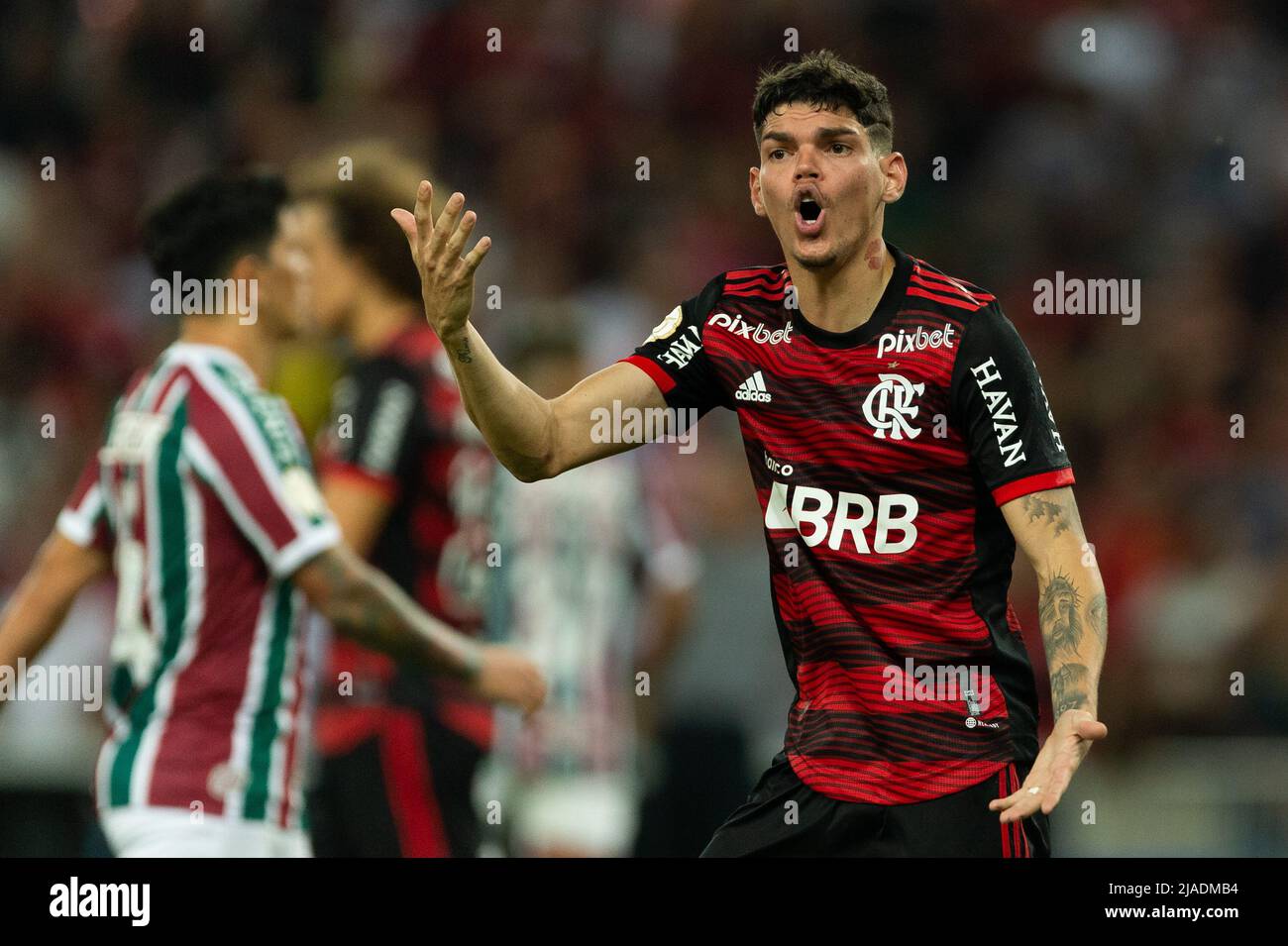 Como chega Ayrton Lucas e como o ala pode contribuir no Flamengo de Paulo  Sousa