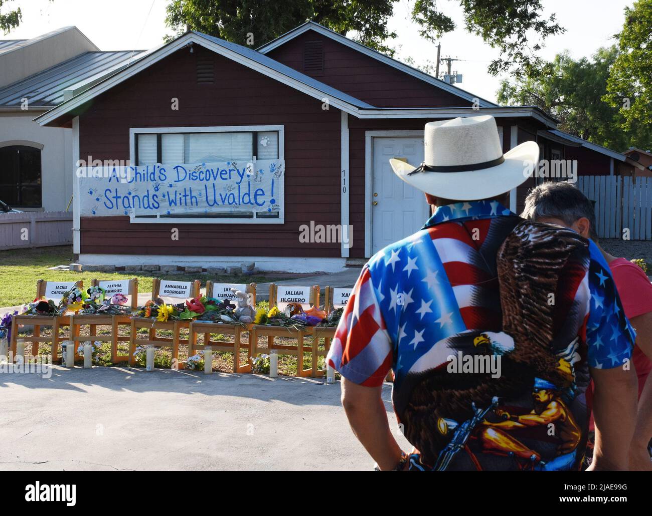 Uvalde, United States. 30th May, 2022. Memorials for the victims of Robb Elementary School spring up around the town of Uvalde, Texas on Sunday, May 29, 2022. A mass shooting days before left 19 children and two adults dead at the elementary school. Photo by Jon Farina/UPI Credit: UPI/Alamy Live News Stock Photo