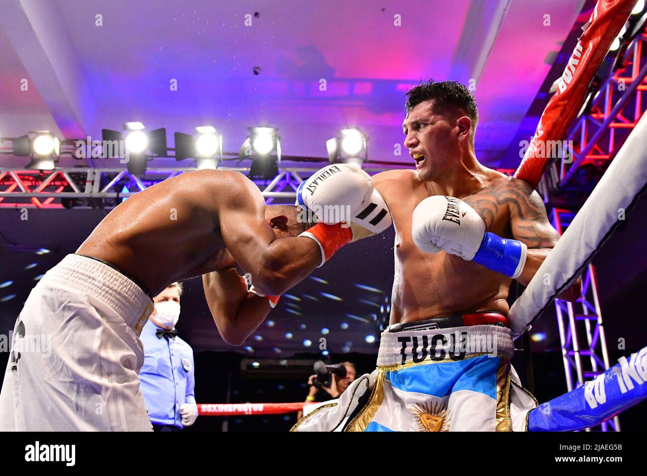 SAO PAULO, BRAZIL - May 29: (R-L) Cristian Fabian “El Tuca” Rios punches Esquiva Falcão in their super middleweight bout during Boxing For You 11 Event at Arena de Lutas on May 29, 2022 in São Paulo, SP, Brazil (Photo by Leandro Bernardes/Pximages) Credit: Px Images/Alamy Live News Stock Photo