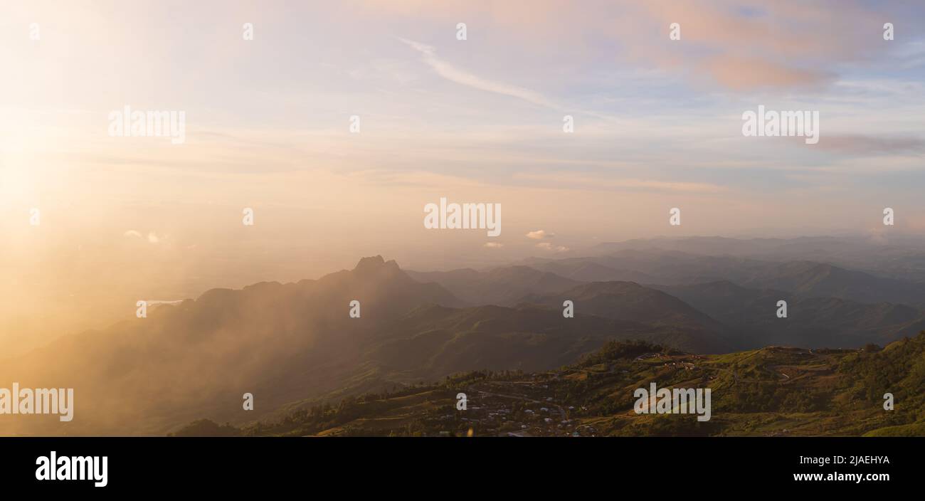 Autumn tree sunrise sunbeams hi-res stock photography and images - Alamy
