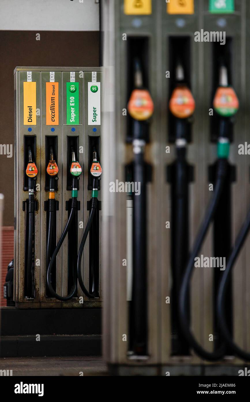 Berlin, Germany. 29th May, 2022. View of the gas pumps at a gas station. Lower taxes are due on fuel in June, July and August. If the impact on VAT is included, the tax burden per liter of gasoline falls by a total of 35.2 cents. For diesel, it's 16.7 cents. However, it will probably take time for the tax cut to reach the pump, because the energy tax already accrues at tank farms and refineries. Credit: Carsten Koall/dpa/Alamy Live News Stock Photo
