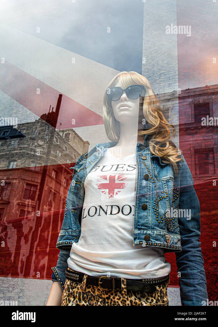 Guess store shop uk hi res stock photography and images Alamy