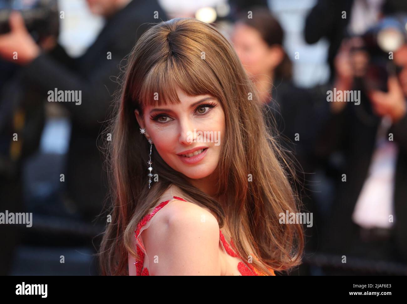 Cannes, France. 27th May, 2022. Frederique Bel arriving on the red