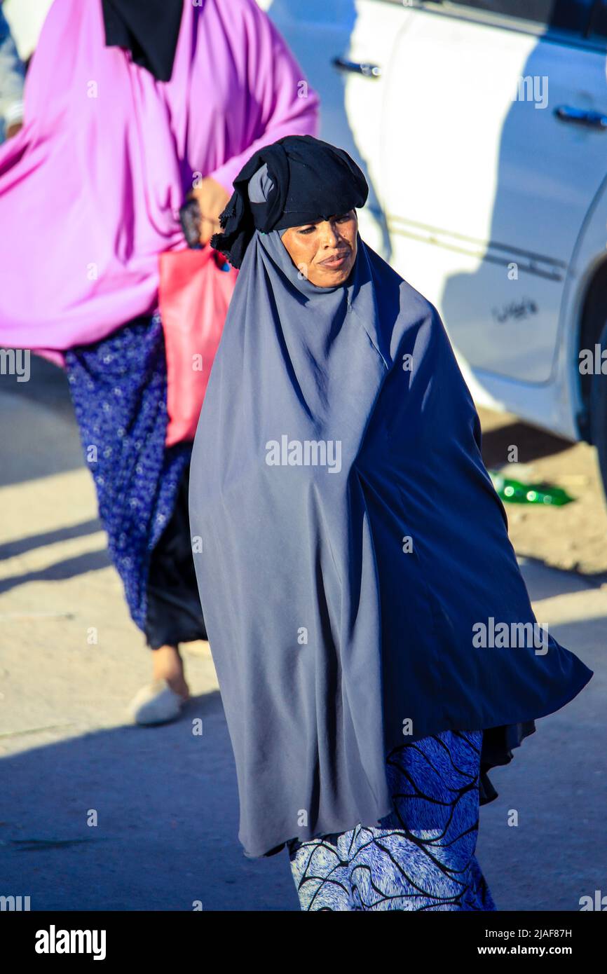 Muslim woman in hijab hi-res stock photography and images - Alamy