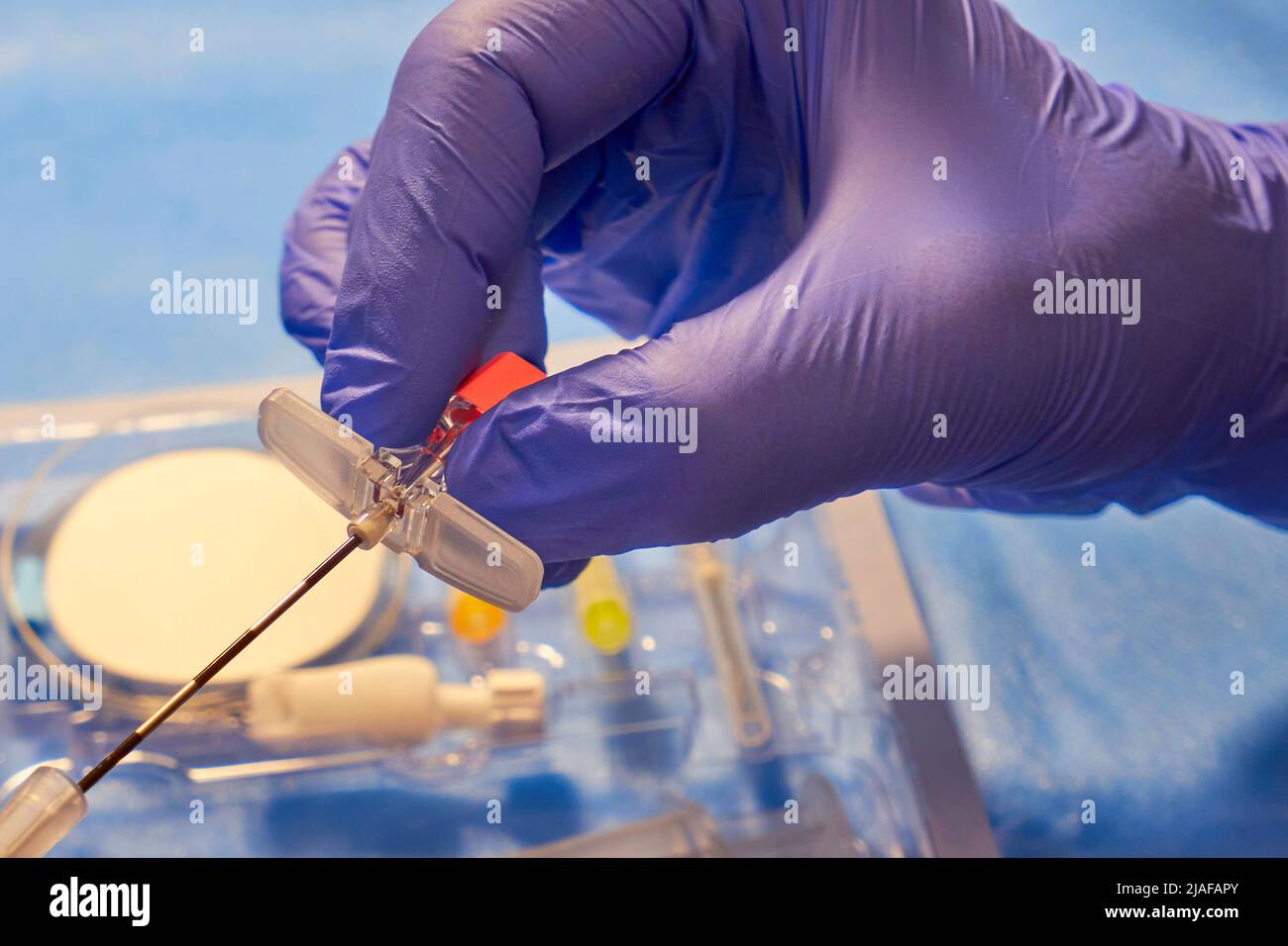 Epidural Anesthesia. Tuohy needle in doctor's hands Stock Photo Alamy
