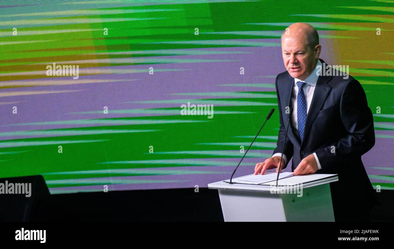 Hanover, Germany. 30th May, 2022. German Chancellor Olaf Scholz (SPD) speaks at the booth of the partner country Portugal during the opening tour of Hannover Messe 2022. Credit: Julian Stratenschulte/dpa/Alamy Live News Stock Photo