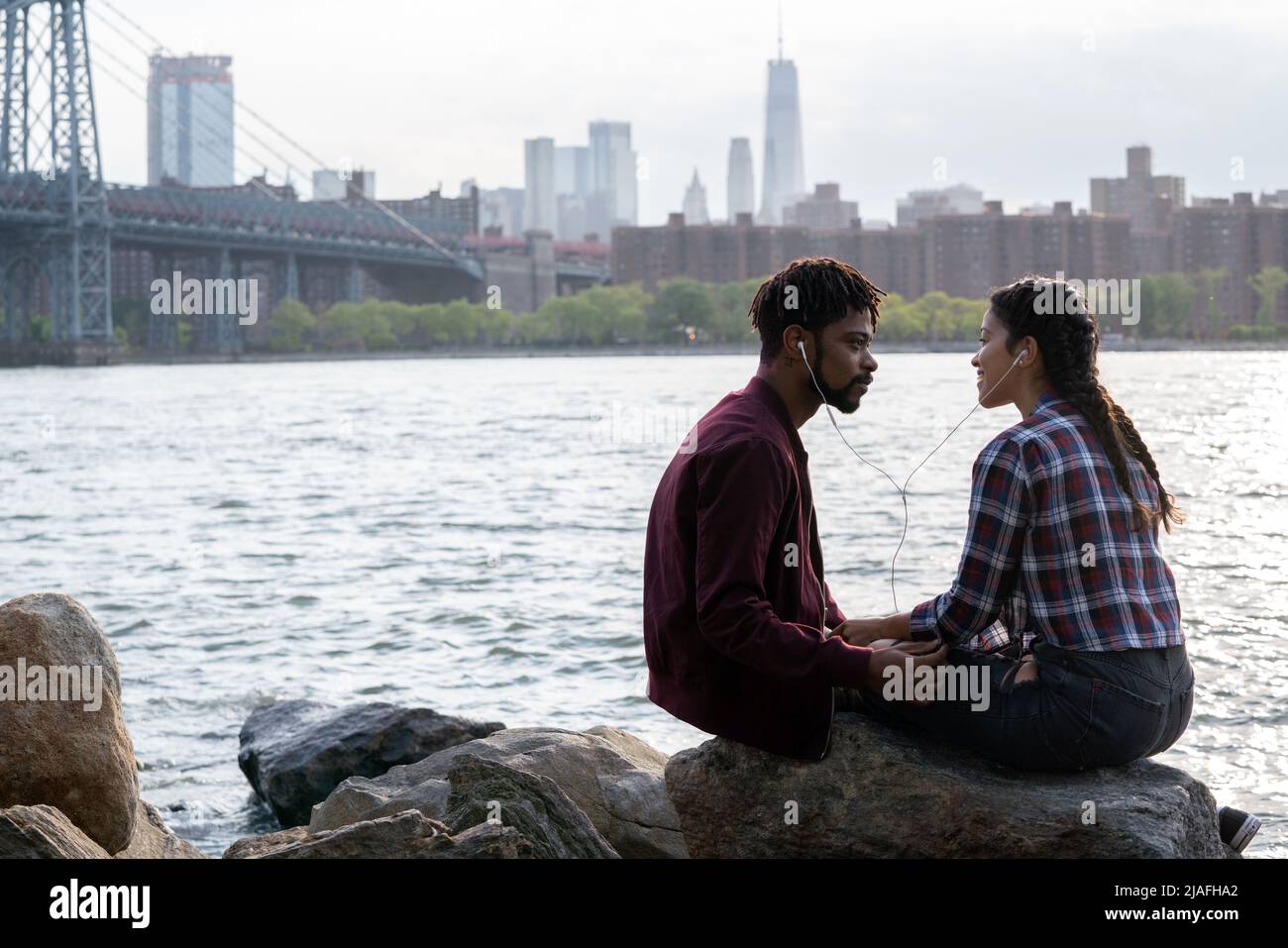 GINA RODRIGUEZ and LAKEITH STANFIELD in SOMEONE GREAT (2019), directed by JENNIFER KAYTIN ROBINSON. Credit: Feigco Entertainment / Album Stock Photo