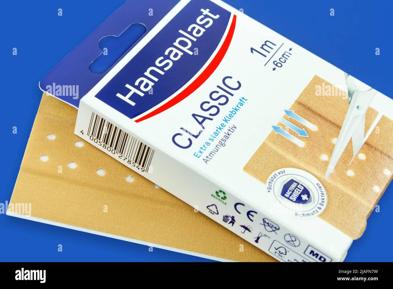 Hansaplast Classic Pflaster mit Verpackung Stock Photo
