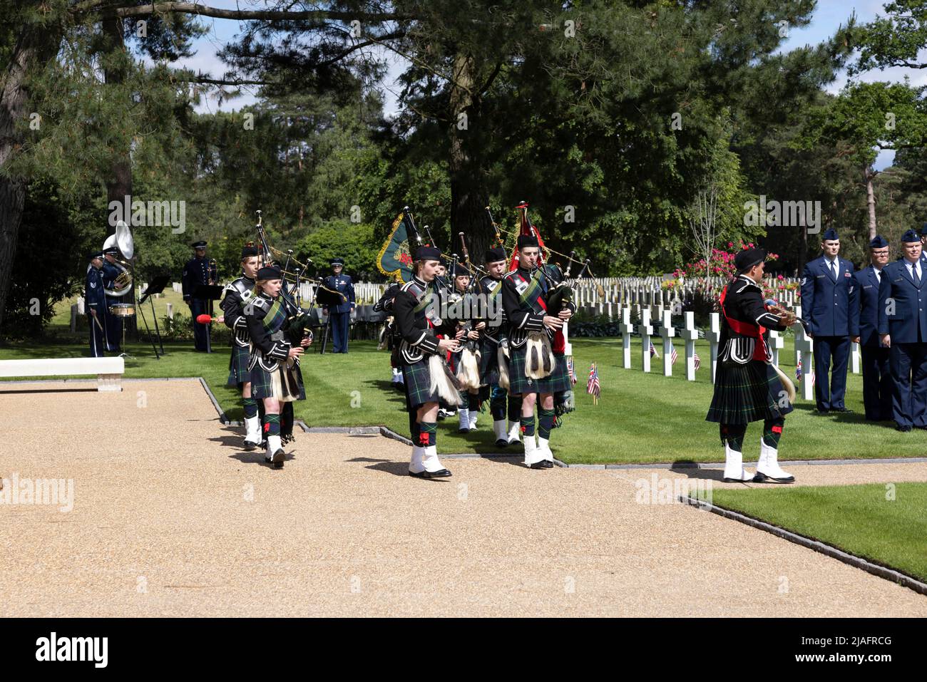 The Pipe Band from Gordon's School at the Memorial Day ceremony at the American Military Cemetery at Brookwood Surrey in 2022 Stock Photo