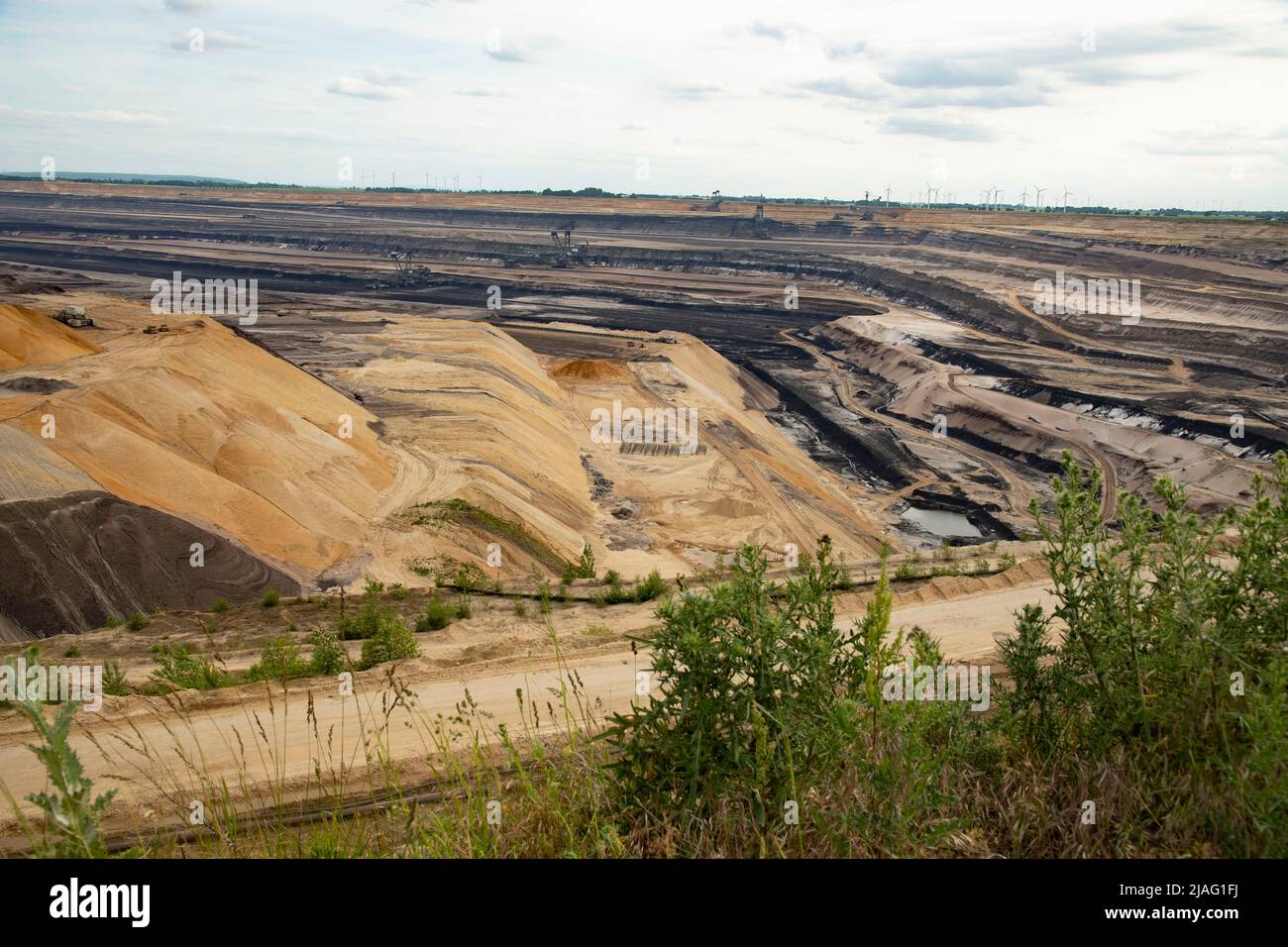 Garzweiler, Deutschland. 26th May, 2022. Overview of the opencast mine, panorama, with lignite gabern and stackers, view of the lignite opencast mine Garzweiler, on May 26th, 2022 Â Credit: dpa/Alamy Live News Stock Photo