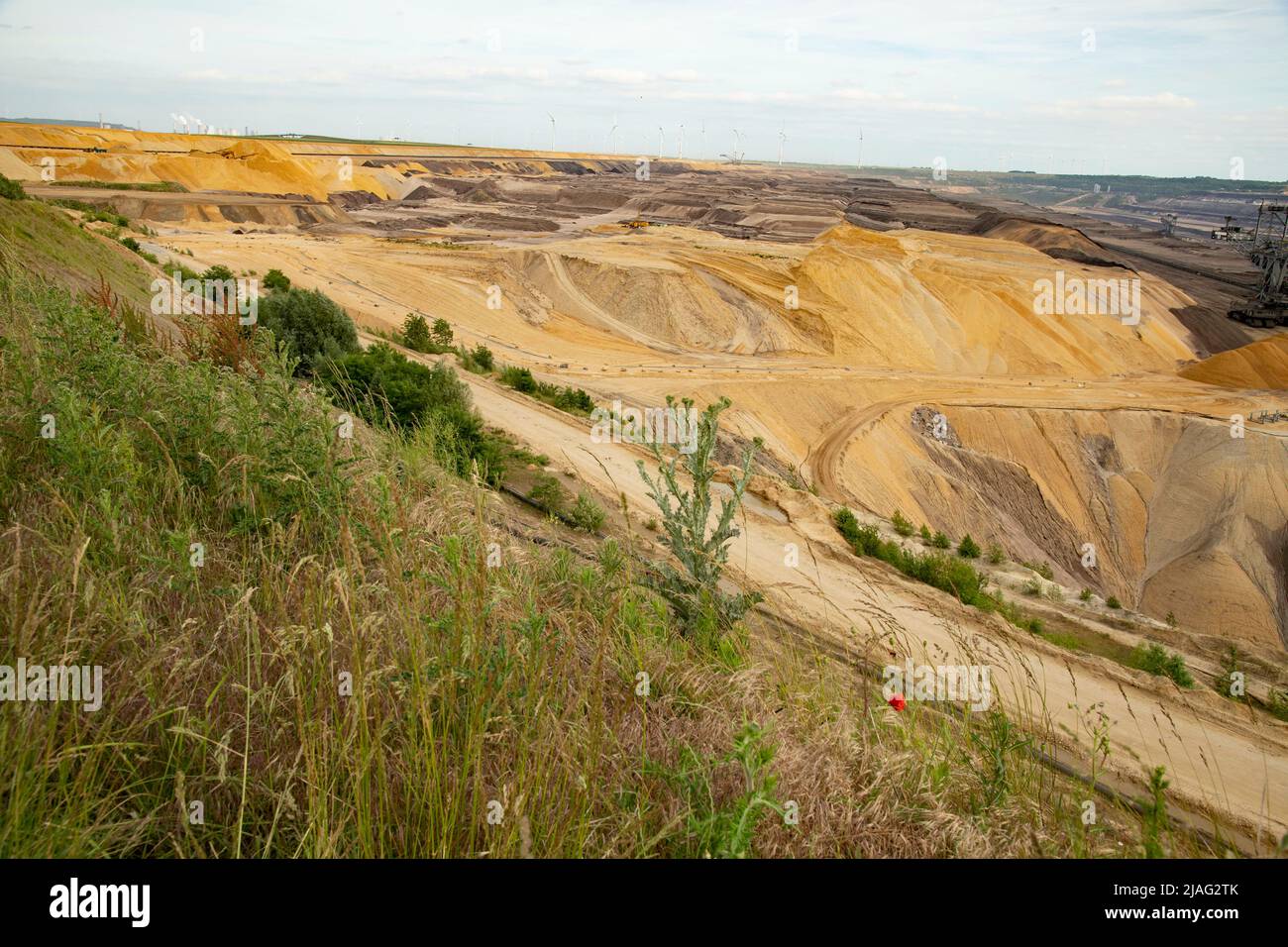 Garzweiler, Deutschland. 26th May, 2022. Overview of the opencast mine, panorama, with lignite gabern and stackers, view of the lignite opencast mine Garzweiler, on May 26th, 2022 Â Credit: dpa/Alamy Live News Stock Photo