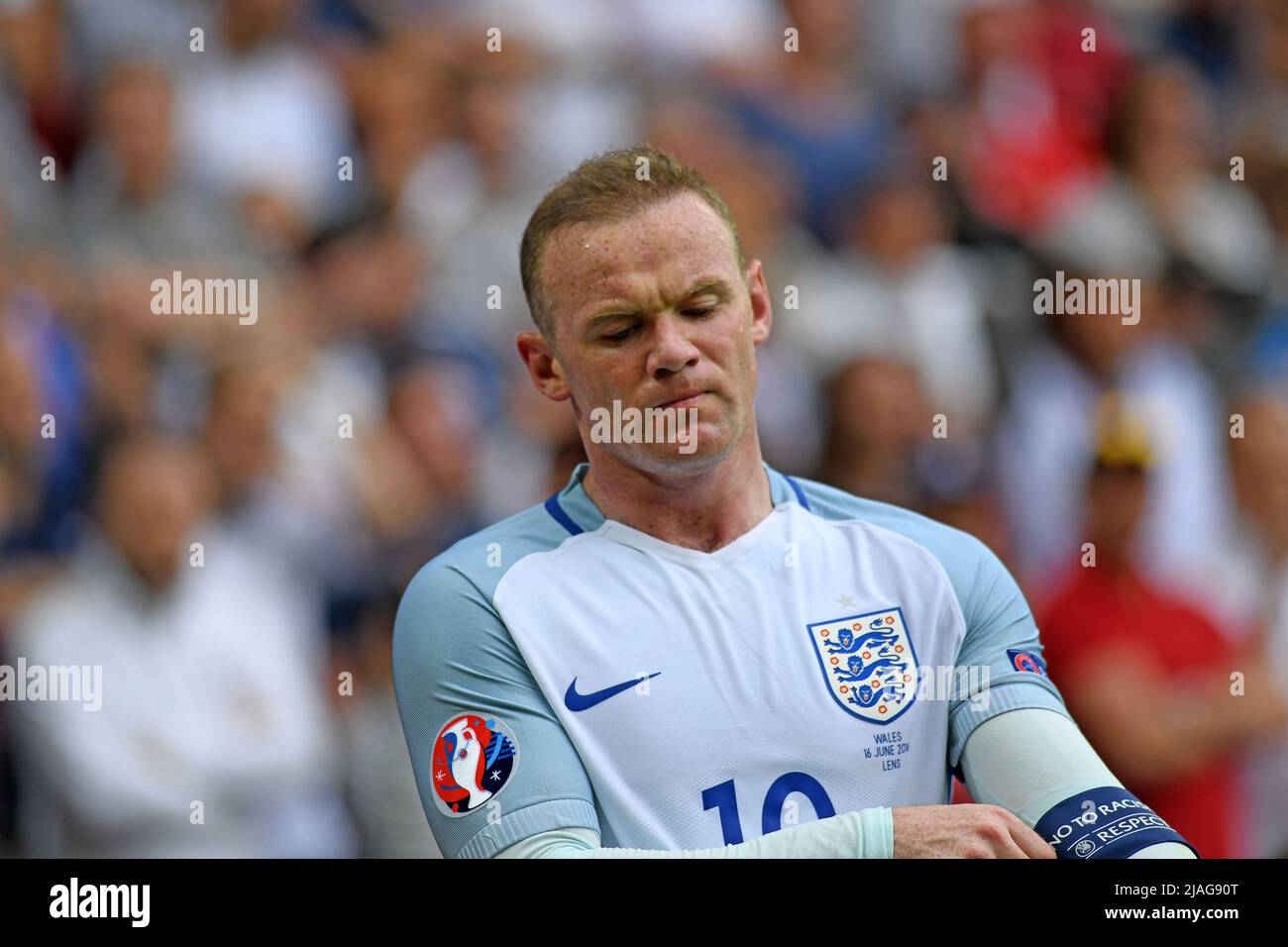 stock-picture-of-england-captain-wayne-rooney-in-action-at-the-stade