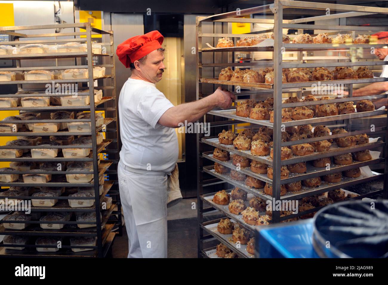 ARCHIVE PHOTO Prices for bread, butter and sauerkraut are increasing extremely. Baker in a