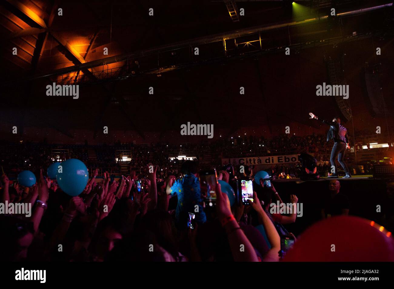 Moda band hi-res stock photography and images - Alamy