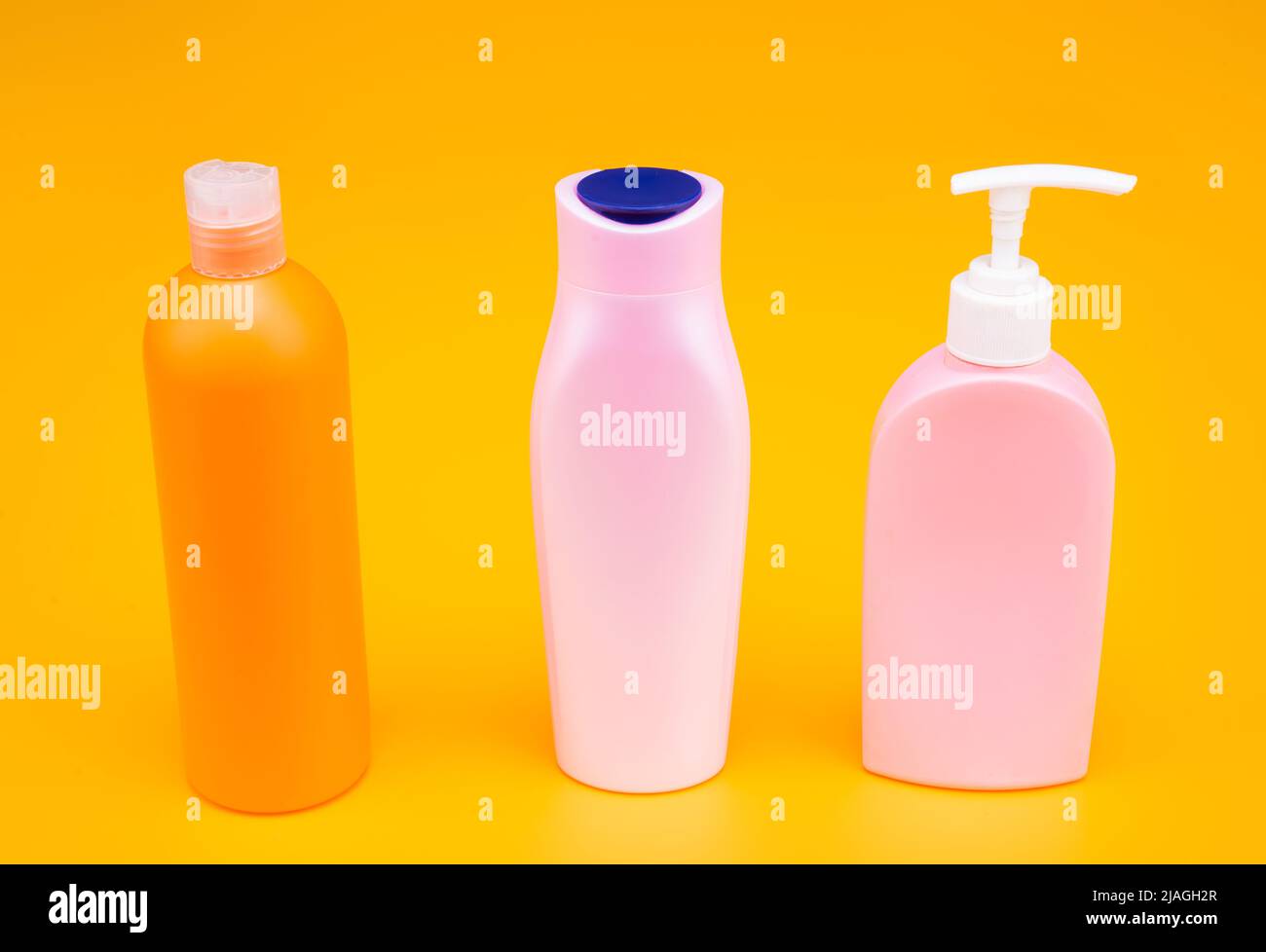 Store your shampoo, shower gel and lotion soap. Cosmetic packaging