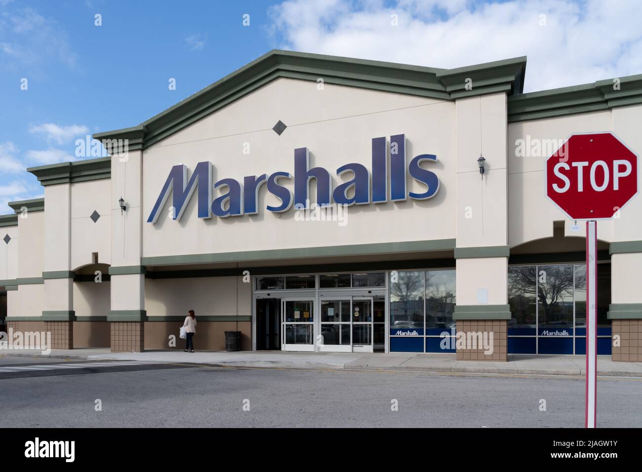 Marshalls shopping cart hi-res stock photography and images - Alamy