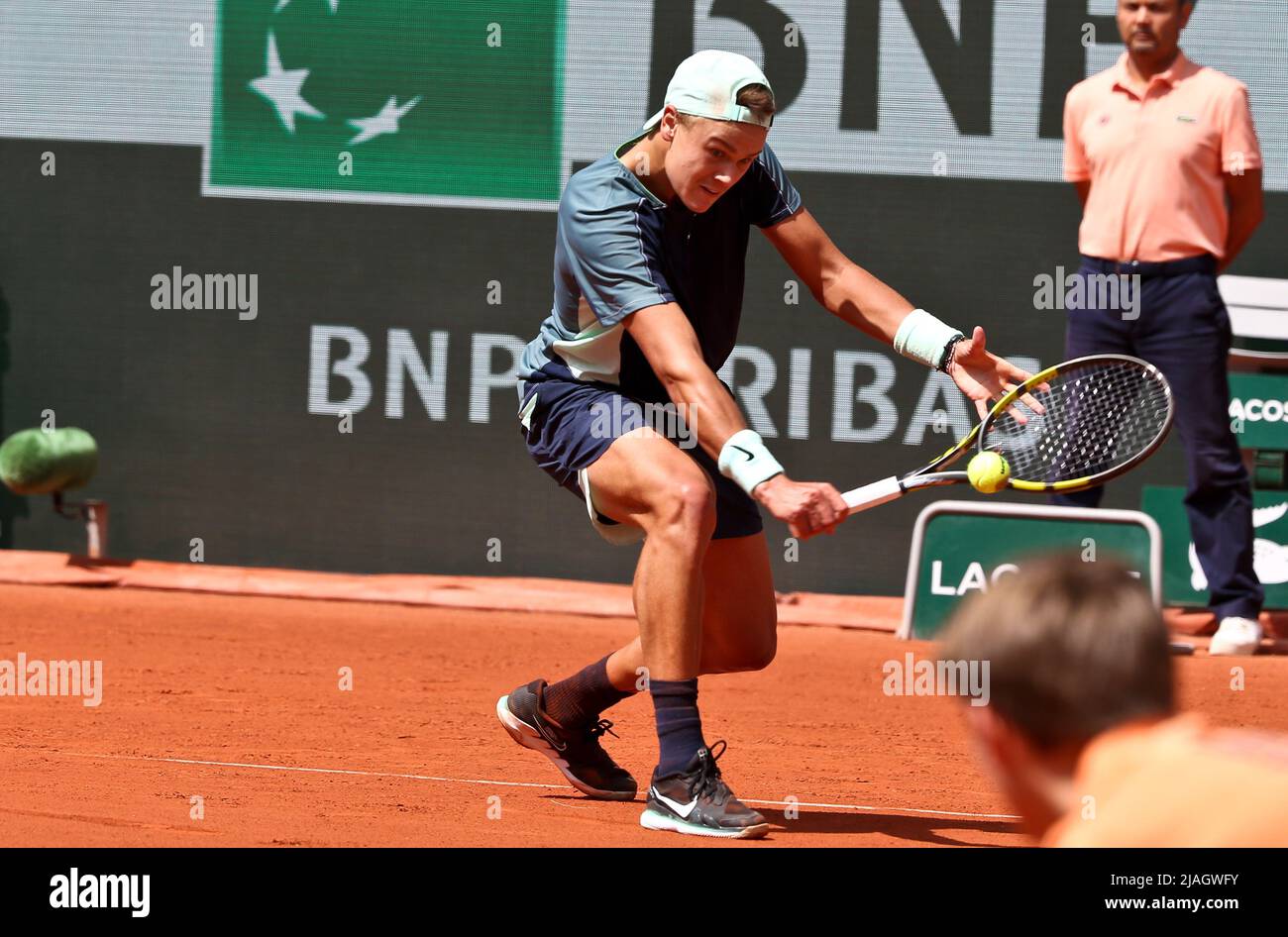 PARIS, IF - 30.05.2022: ROLAND GARROS 2022 - Holger Rune (DNK) during ...
