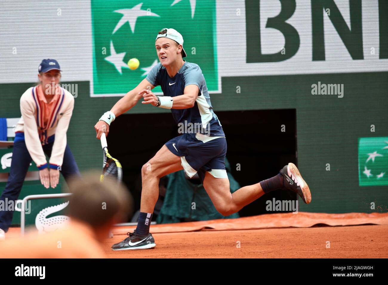 PARIS, IF - 30.05.2022: ROLAND GARROS 2022 - Holger Rune (DNK) during ...