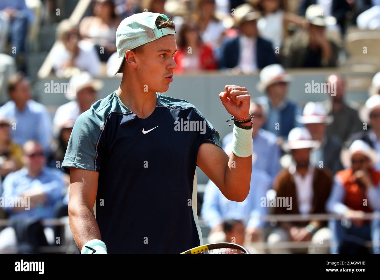 PARIS, IF - 30.05.2022: ROLAND GARROS 2022 - Holger Rune (DNK) during ...
