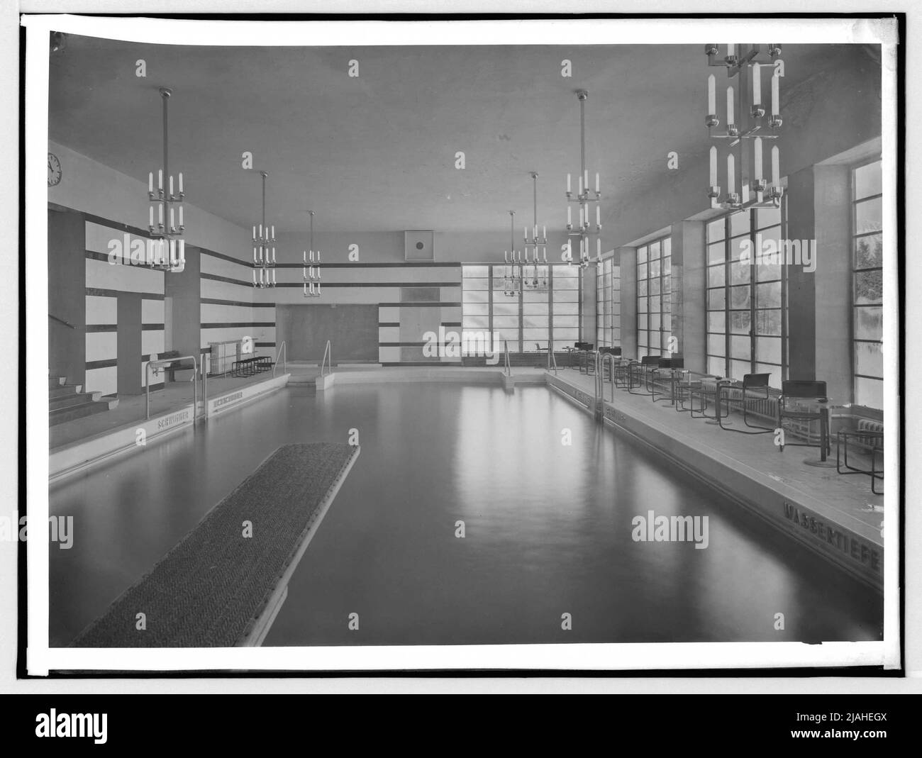 Indoor pool of the Südbahnhotel am Semmering: swimming pool (architect: Emil Hoppe and Otto Schönthal) Stock Photo