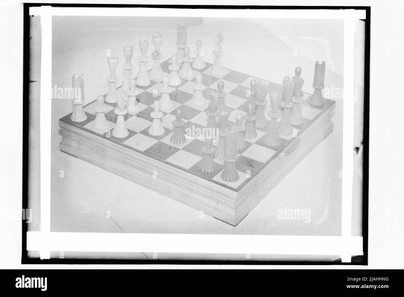 Chess Board Pieces Set Black And White Stock Photos Images Alamy chess-board-pieces-set-black-and-white-stock-photos-images-alamy
