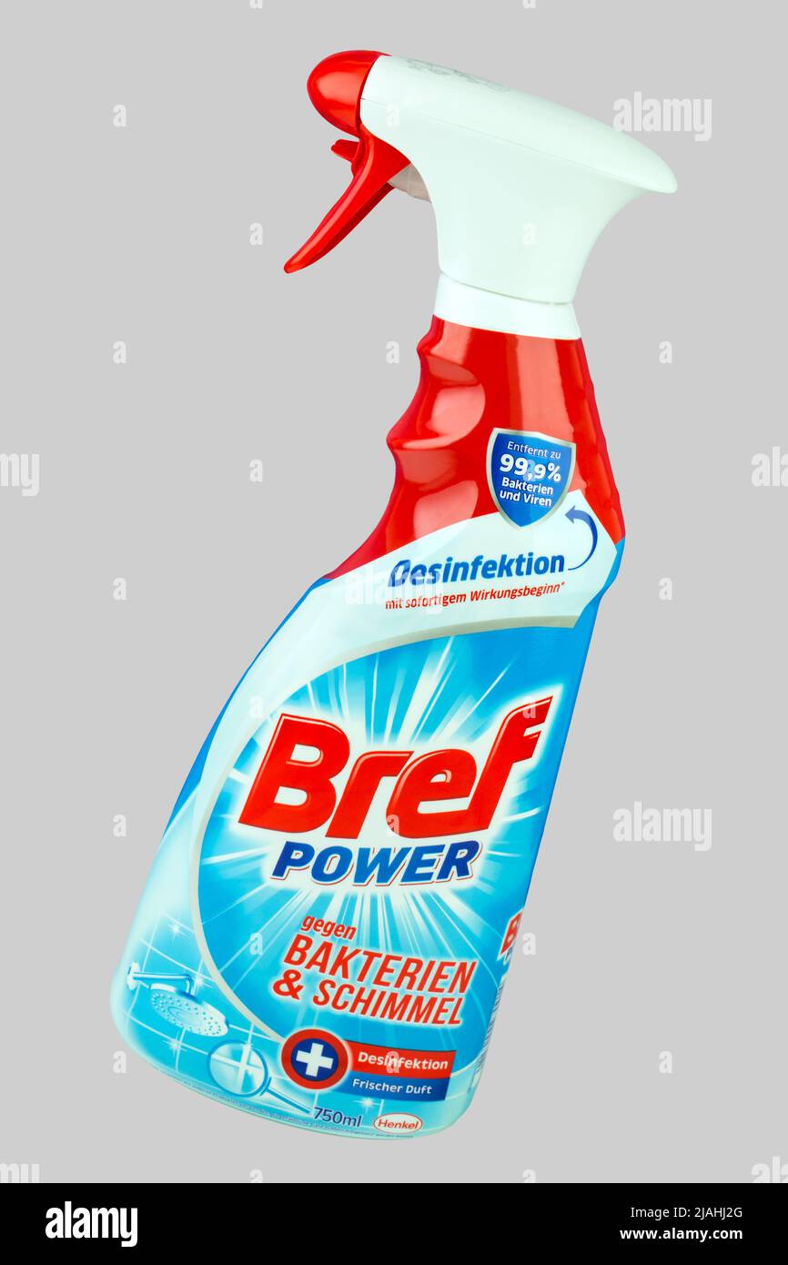 1 Flasche Bref Power Reiniger von Henkel mit Desinfektion auf grauem Hintergrund Stock Photo