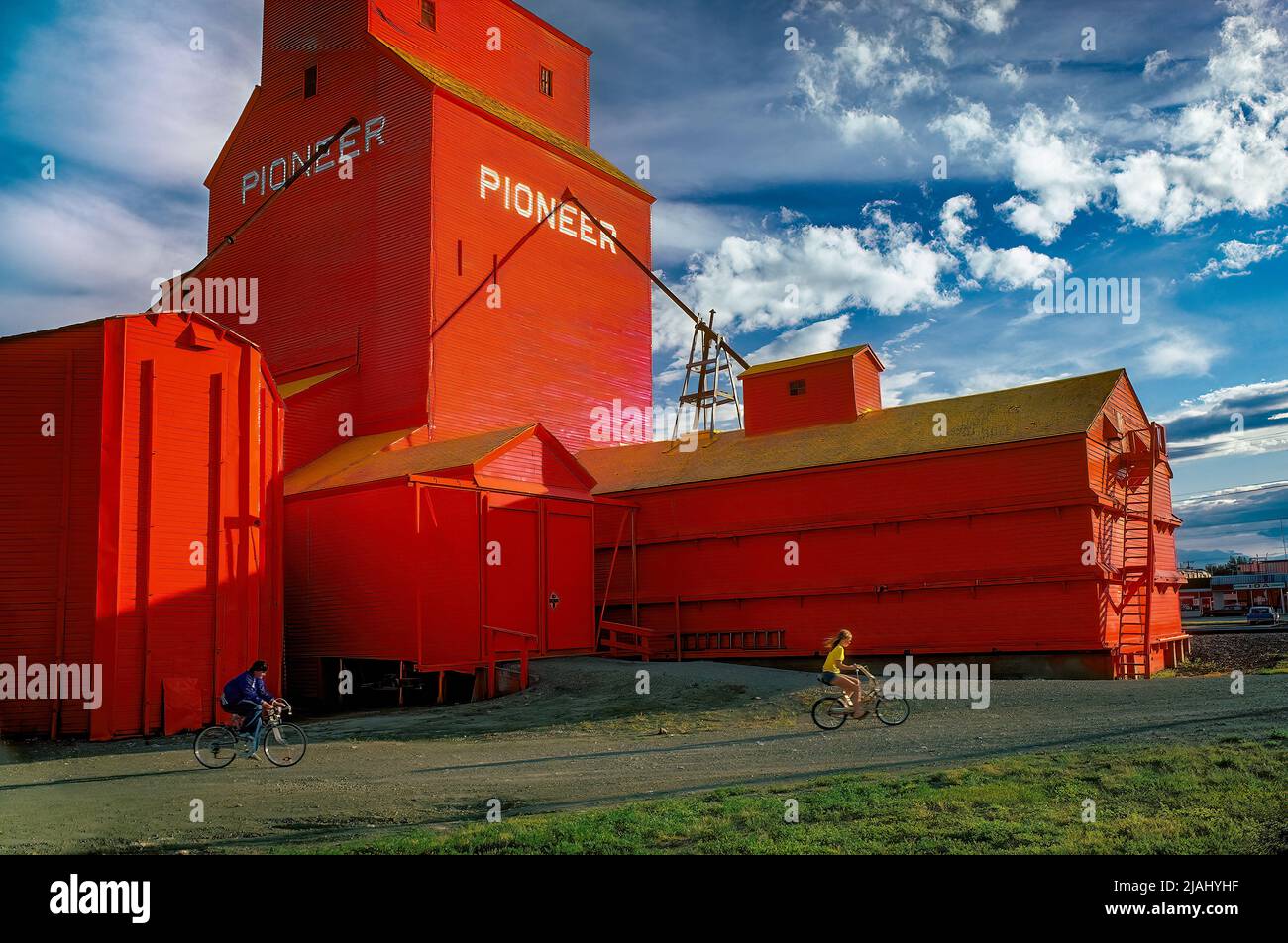 Claresholm graineries hires stock photography and images Alamy