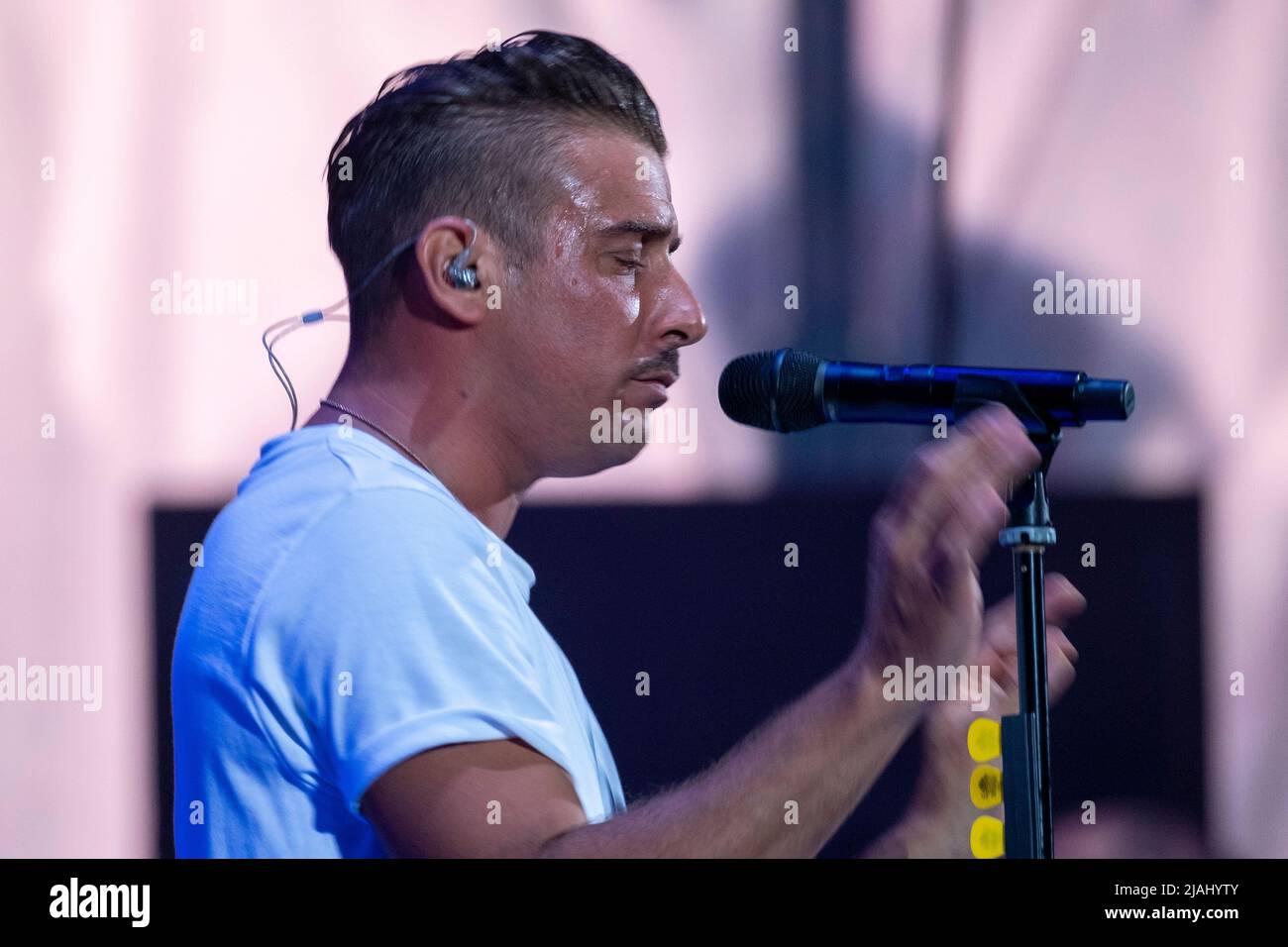 Verona, Italy. 7th July 2022. Italian singer Francesco Gabbani during his live performs in Arena di Verona, for 'ViceVersa tour' Stock Photo
