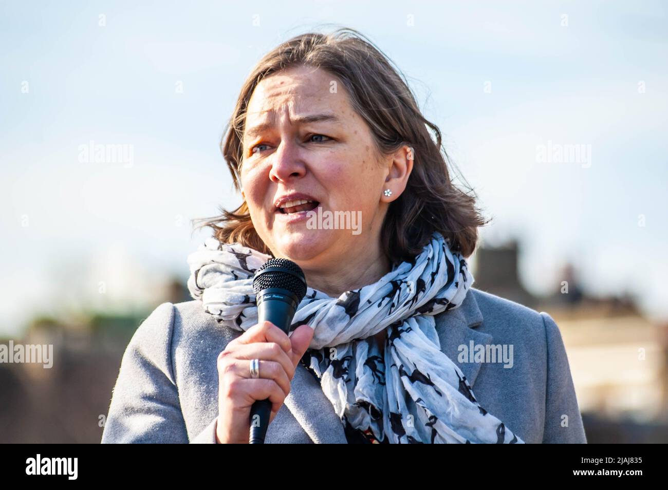 LONDON ENGLAND 26 February 2022 Fleur Anderson Making A Speech Stock 