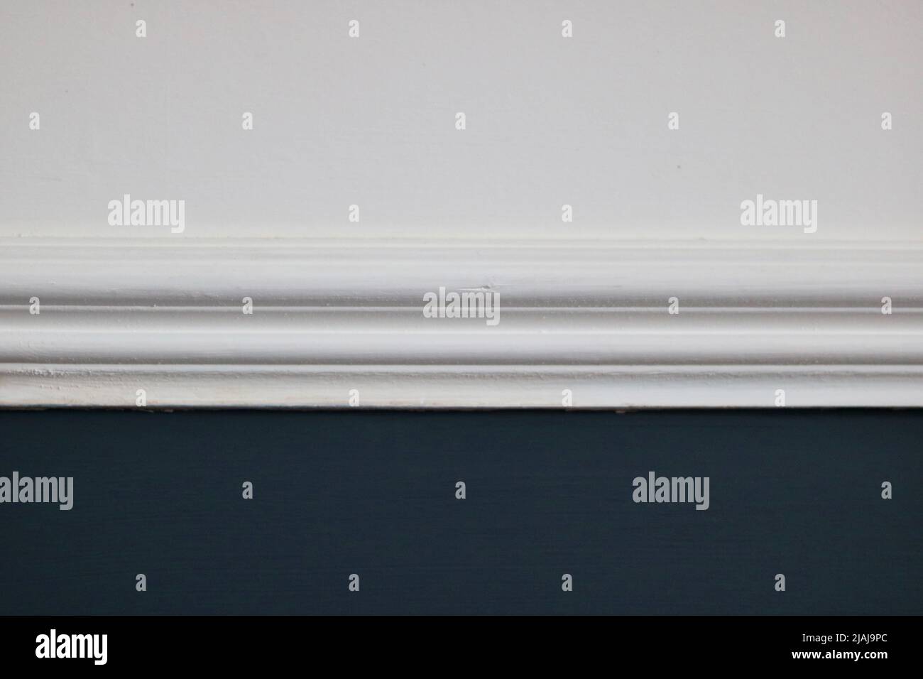 Dado rail hi-res stock photography and images - Alamy