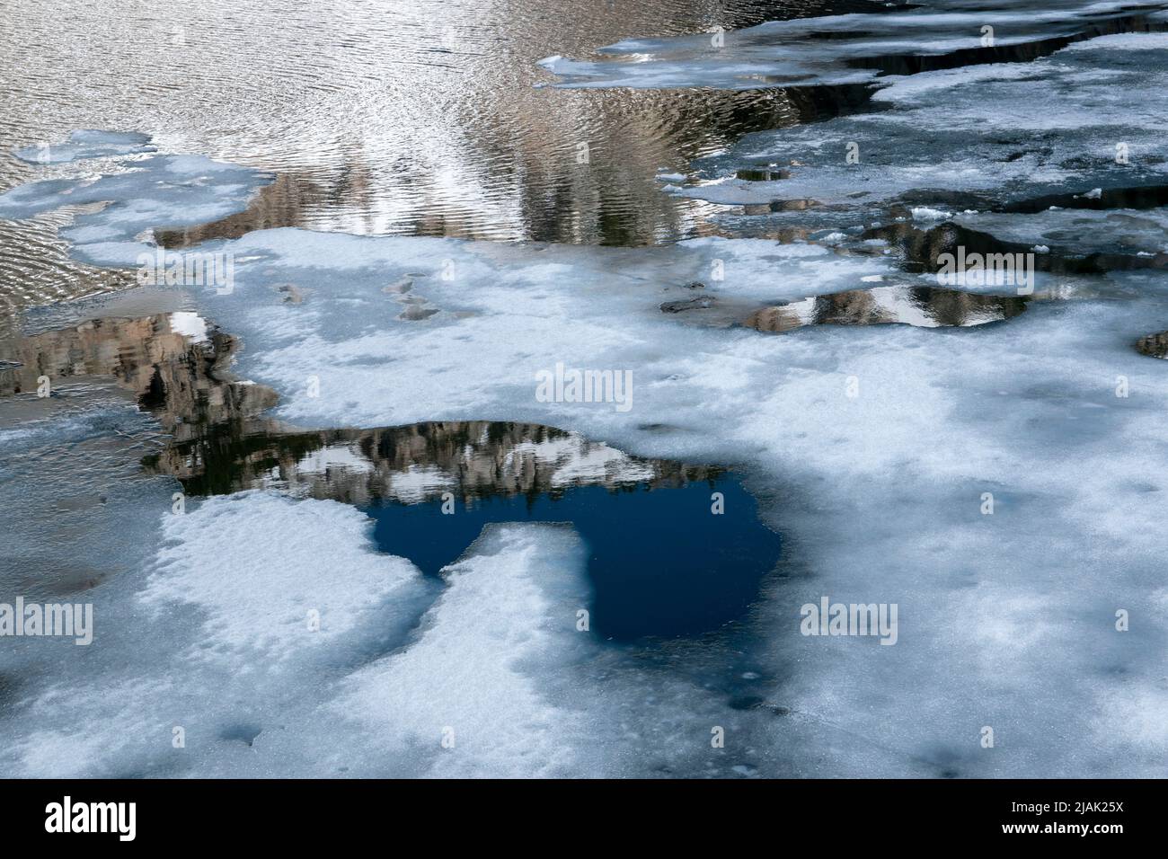 Donkey Lake is one of many alpine lakes in the Eastern Sierra of Inyo