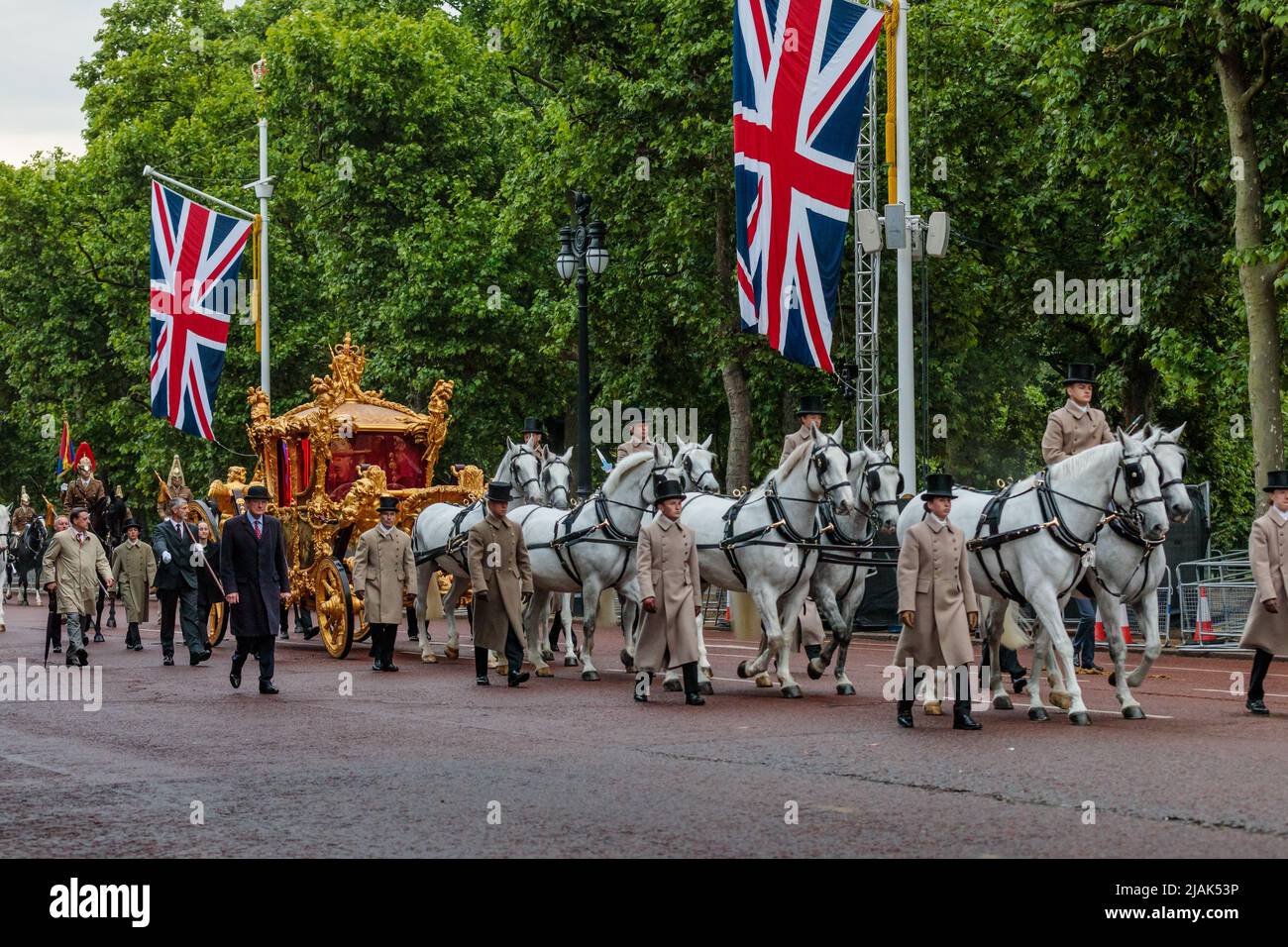 31st May, 2022. The Mall, London, UK. Drawn by eight Windsor Grey horses and surrounded by The Sovereign’s Escort, The Gold State Coach, which transported The Queen to her Coronation 69 years ago and has not been seen on the streets of London for over twenty years, partake in a final Early Morning Rehearsal through London for the Platinum Jubilee Pageant, which will mark the finale of HM The Queen’s Platinum Jubilee Weekend. Amanda Rose/Alamy Live News Stock Photo