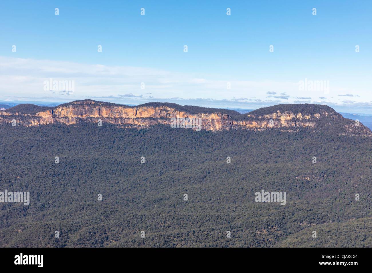 Jamison valley and Mount Solitary in the Blue mountains national park,NSW,Australia Stock Photo