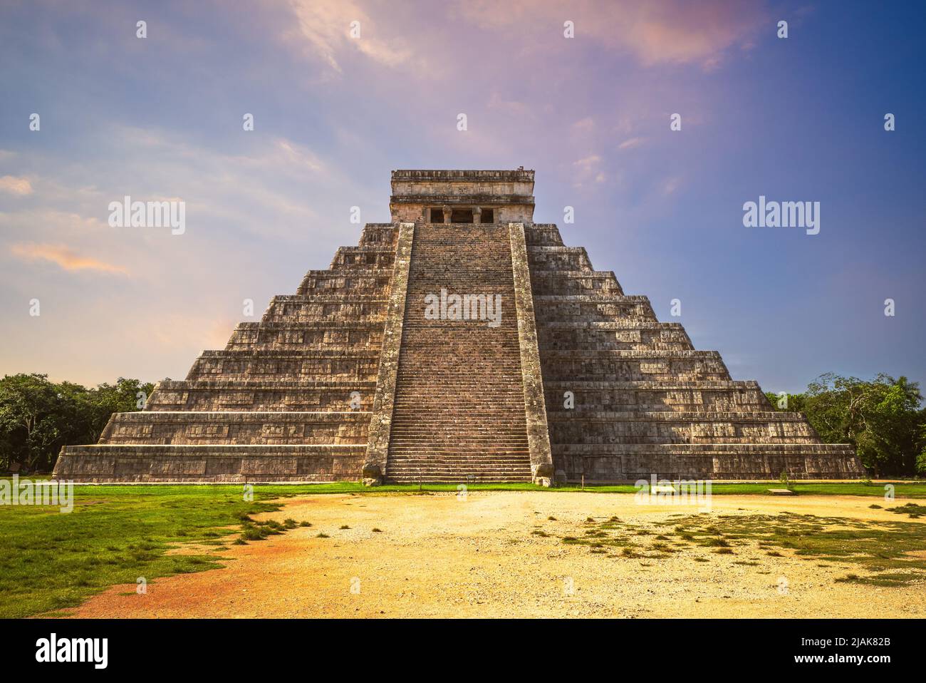 El Castillo, Temple of Kukulcan, Chichen Itza, mexico Stock Photo