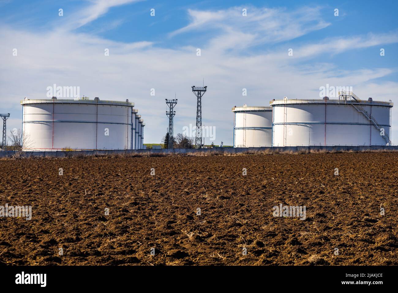 Unsown fields hi-res stock photography and images - Alamy