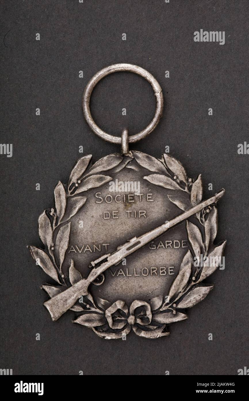 Commemorative badge of the shooting competition of the city of Vallorbe, Canton Vaud Huguenin Frères & Co Stock Photo
