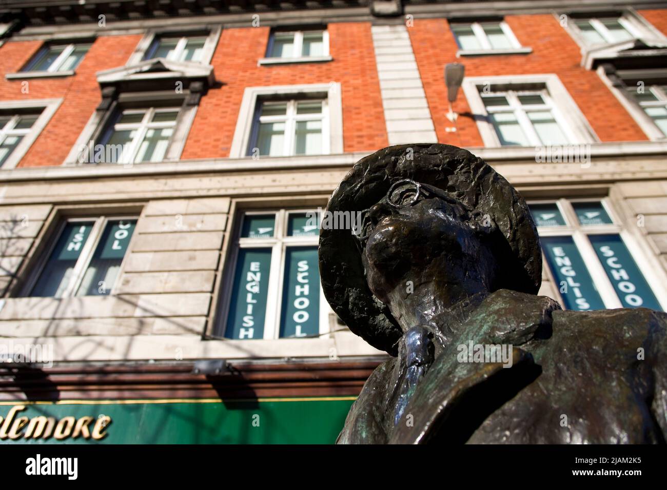 Statue of novelist James Joyce on Dublin's North Earl Street by sculptore Marjorie Fitzgibbon. Stock Photo