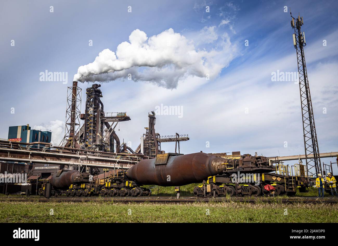 IJMUIDEN - A drone photo of the Tata Steel IJmuiden steel factory. ANP  JEFFREY GROENEWEG netherlands out - belgium out Stock Photo - Alamy