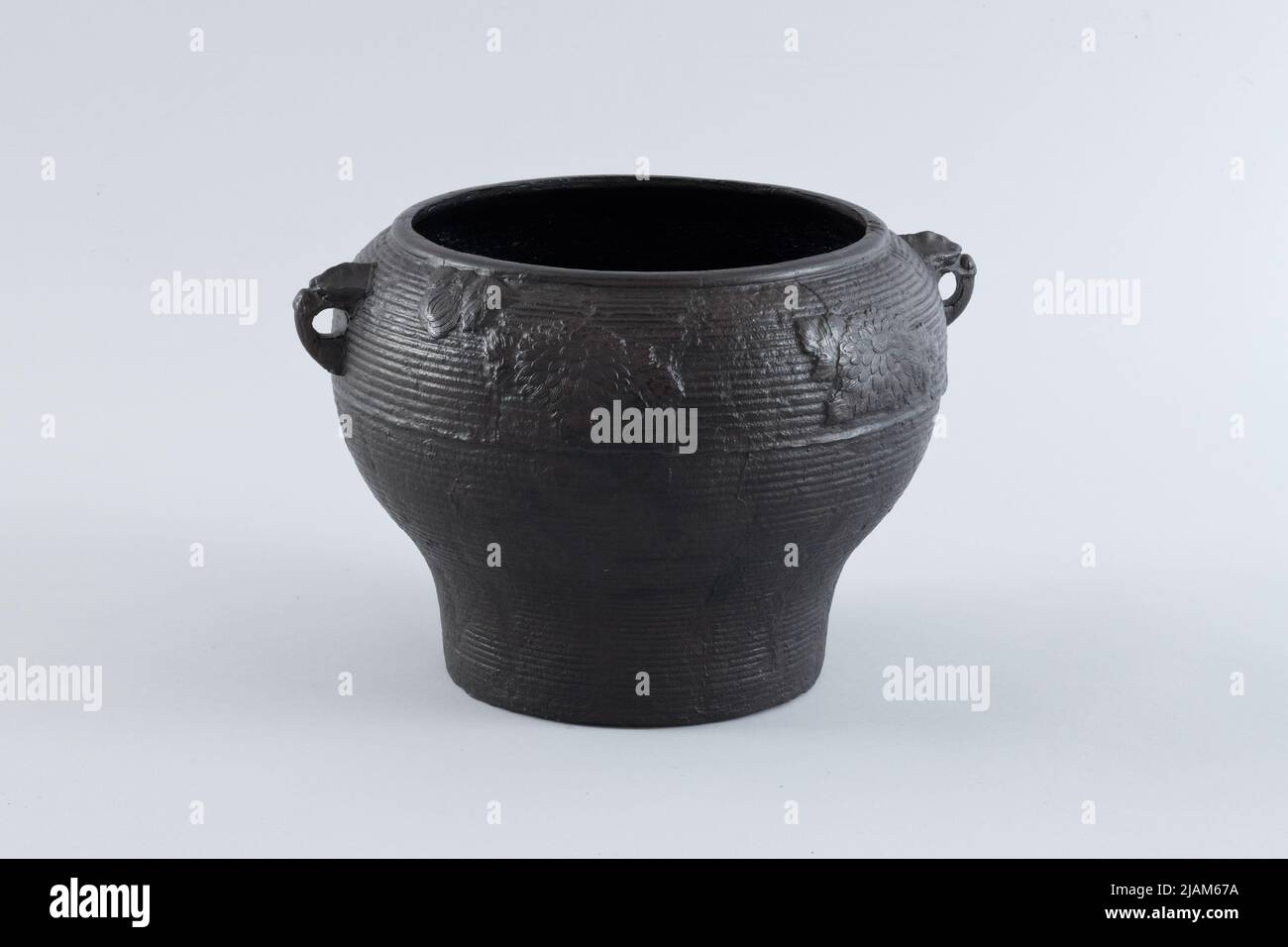 Historic metal cauldron cooking hi-res stock photography and images - Alamy