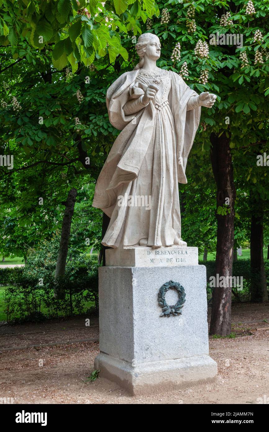 Statue of Doña Berenguela La Grande / Queen Berengaria by Sabatini on the Paseo de Argentina / Paseo de las Estatuas. E Retiro Park, Madrid, Spain Stock Photo