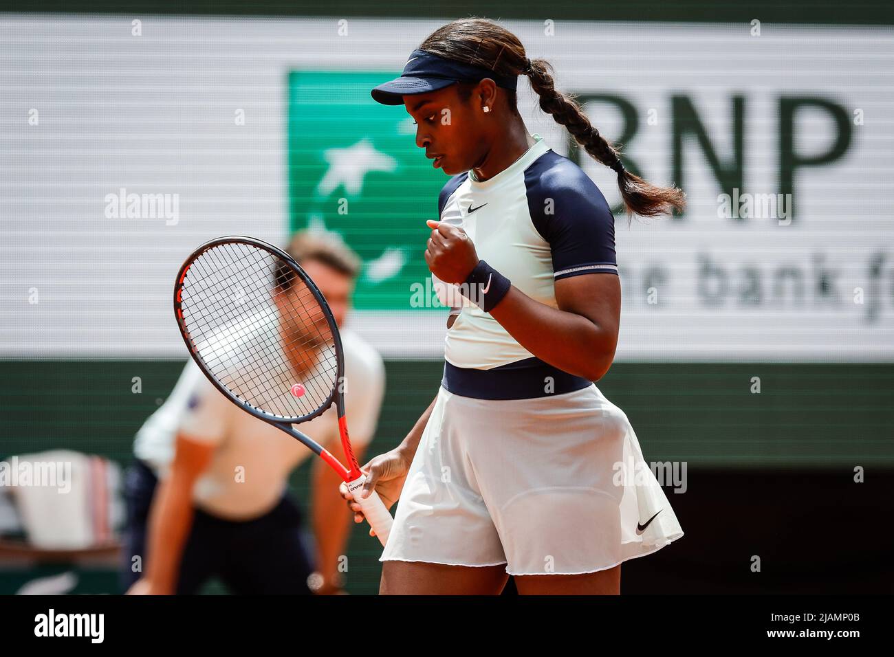 Paris, France, France. 31st May, 2022. Sloane STEPHENS of United States celebrates his point during the Day ten of Roland-Garros 2022, French Open 2022, Grand Slam tennis tournament at the Roland-Garros stadium on May 31, 2022 in Paris, France. (Credit Image: © Matthieu Mirville/ZUMA Press Wire) Stock Photo