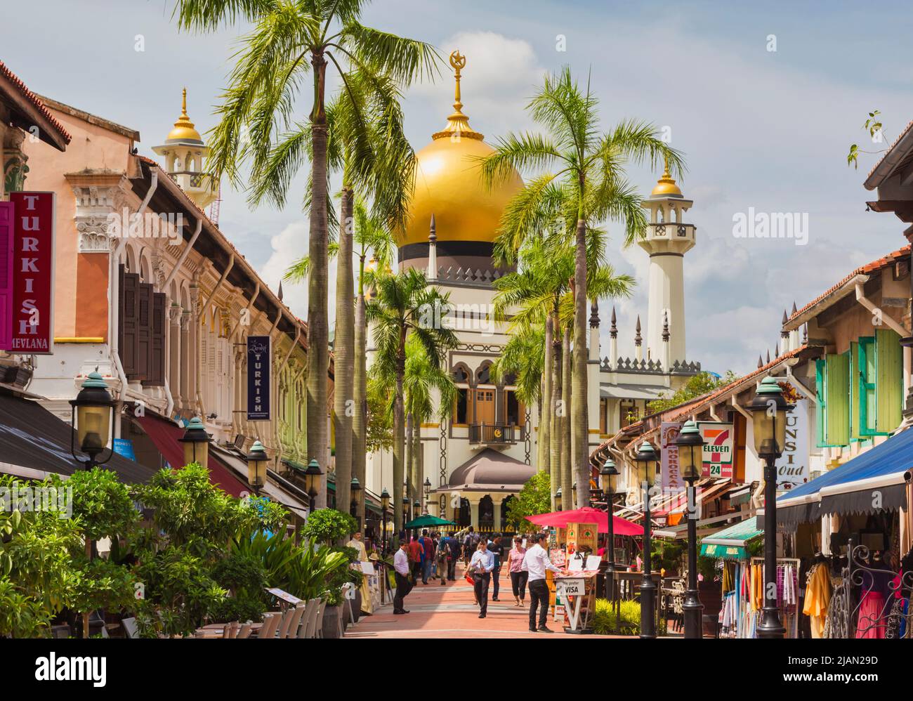 The Sultan Mosque, or Masjid Sultan, seen from Bussorah Street, Republic of Singapore.  Sultan Mosque is the largest in Singapore and a national monum Stock Photo