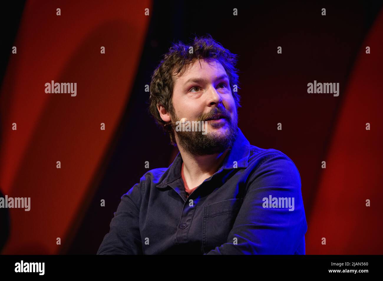 Hay-on-Wye, Wales, UK. 31th May, 2022. Benedict Allen talks to Dan Richards at Hay Festival 2022, Wales. Credit: Sam Hardwick/Alamy. Stock Photo