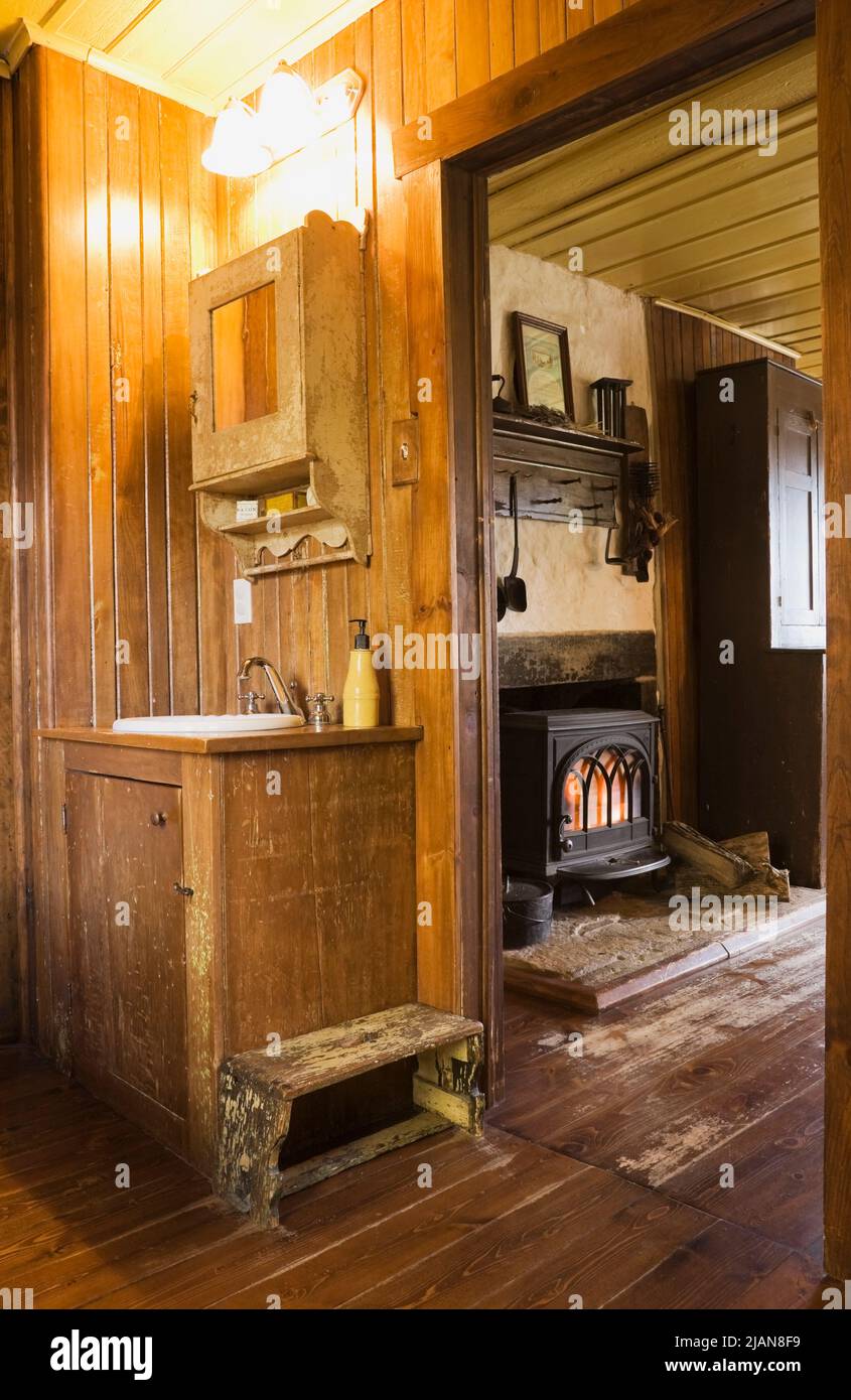 Woodburner home hi-res stock photography and images - Alamy