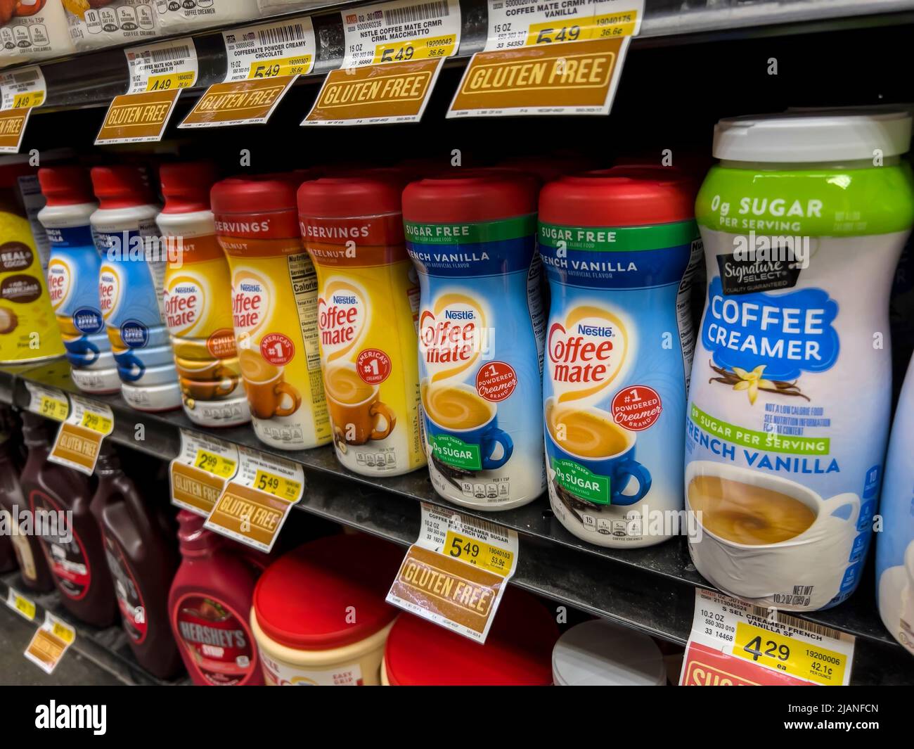 9 Unhealthiest Coffee Creamers on Grocery Shelves