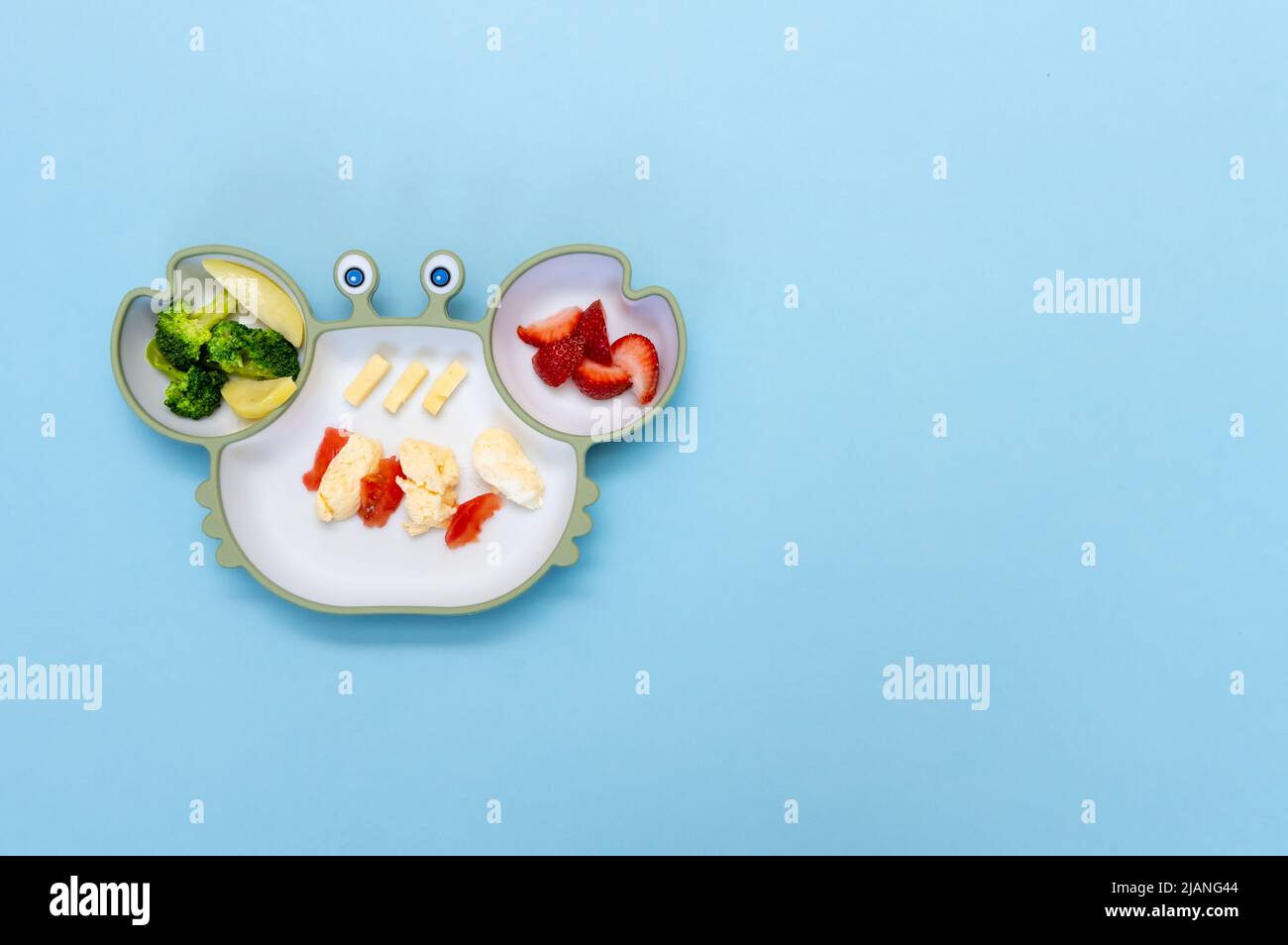 Baby Led weaning, blw. First baby food. Silicon plate with mixed