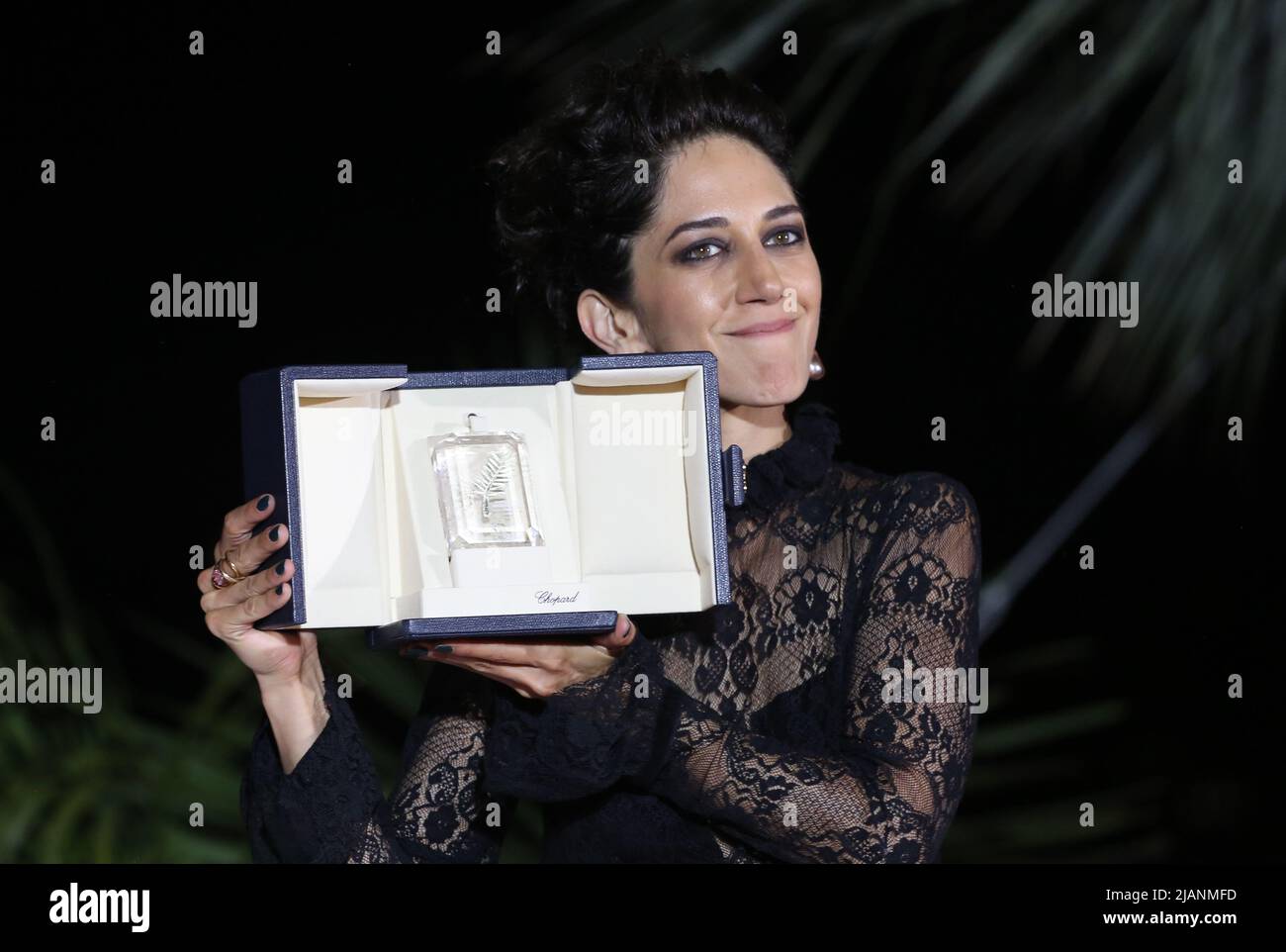 Cannes, France. 28th May, 2022. Zahra Amir Ebrahimi wins the Best Actress Palme d'Or Award for the film Holy Spider at the Palme d’Or winner photo call at the 75th Cannes Film Festival. Credit: Doreen Kennedy/Alamy Live News. Stock Photo