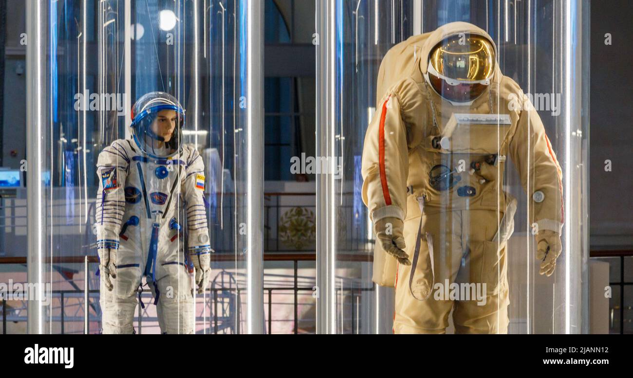 Astronaut costume hi-res stock photography and images - Alamy