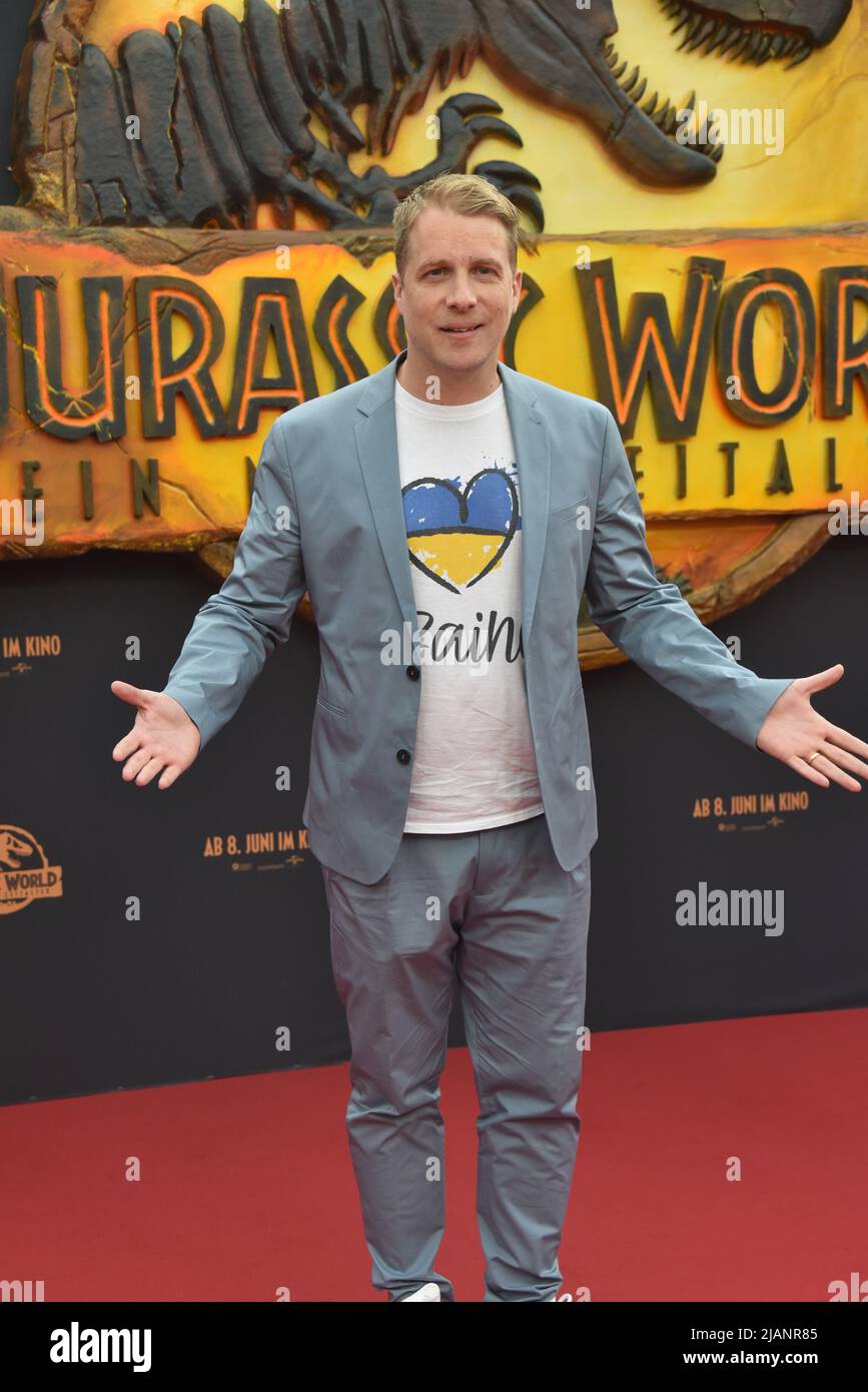  Foto zu Cologne, Germany. 30th May, 2022. Presenter Oliver Pocher comes to the 
